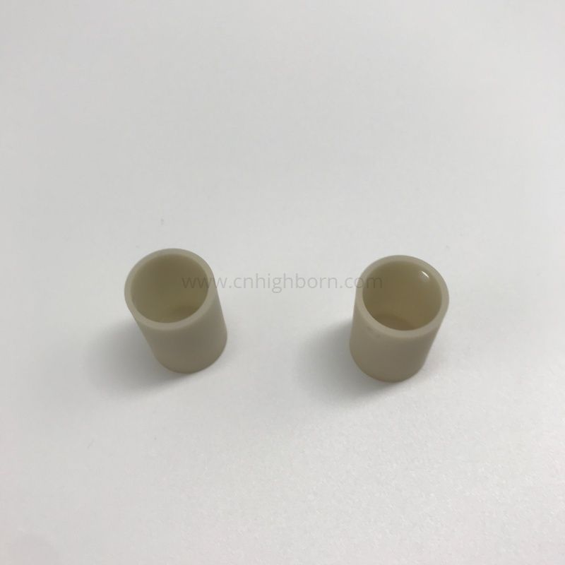 Crogiolo cilindrico ceramico ad alta conduttività termica in nitruro di alluminio (AlN).