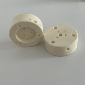 Blocco rotondo in ceramica di allumina lavorata a CNC al 99,5% Al2o3