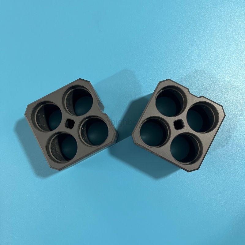 Dispositivo SiC con base di montaggio multi-cavità in ceramica al carburo di silicio 