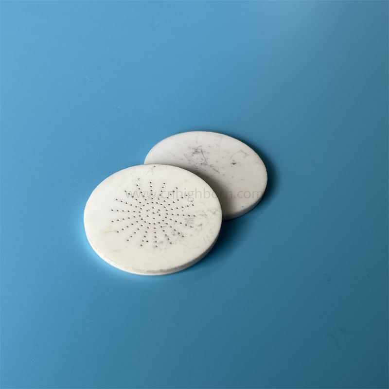 Piastra in allumina con disco ceramico al 95% Al2O3 con fori
