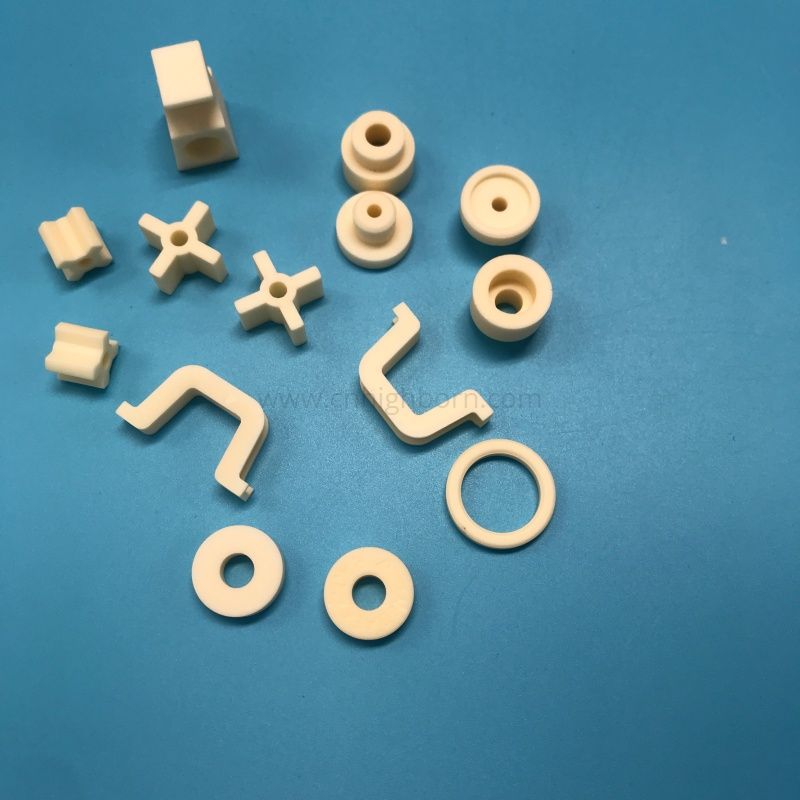 Blocco di componenti isolanti in allumina per parti in ceramica industriale Al2o3