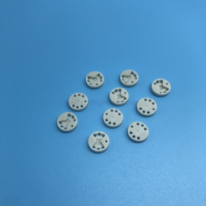 Substrato perforato a stella in ceramica AlN nitruro di alluminio personalizzato