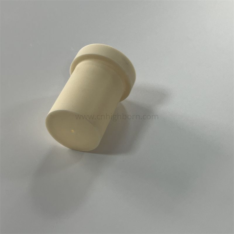 Crogiolo in ceramica di allumina al 99% con parte Al2O3 personalizzata con flangia 