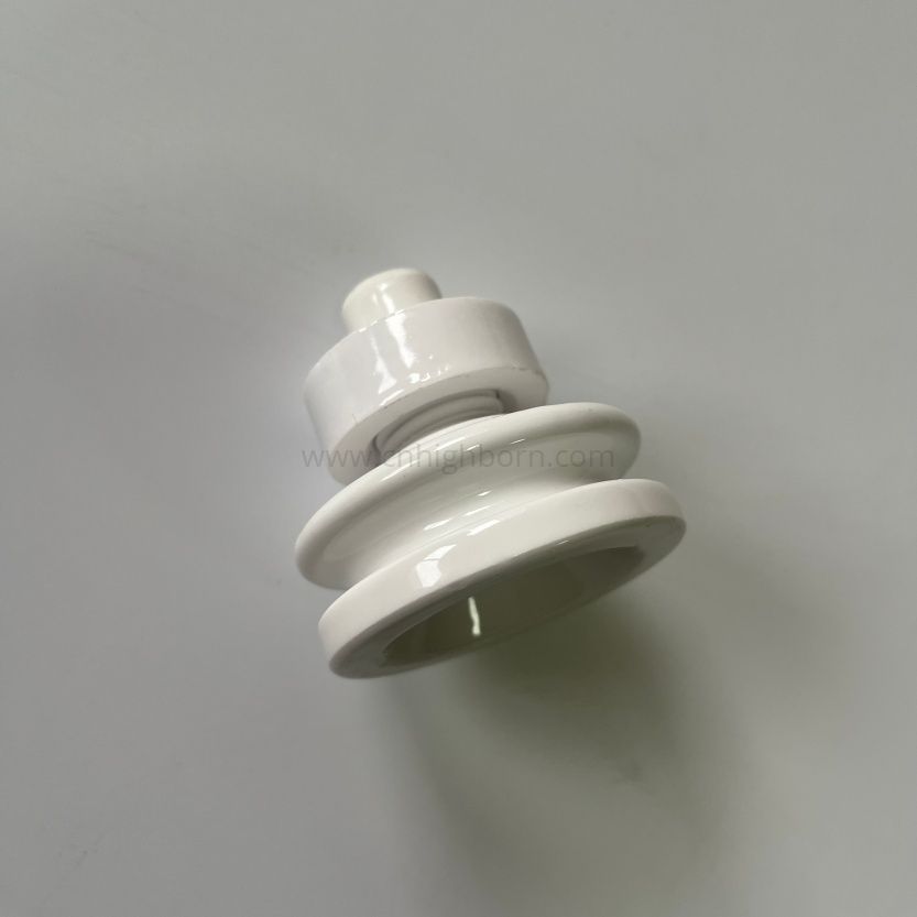 Componente isolante ceramico personalizzato in allumina smaltata Al2O3 al 95%.