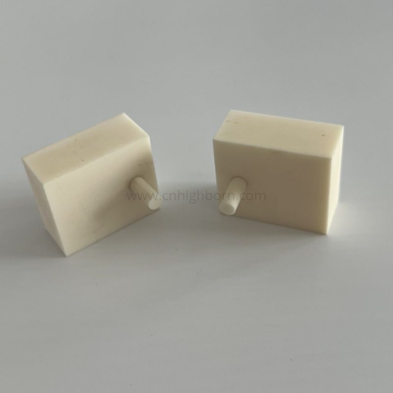 Isolamento CNC 99 95 Isolamento in ceramica di allumina Parti strutturali irregolari Blocco di allumina in ceramica Al2O3