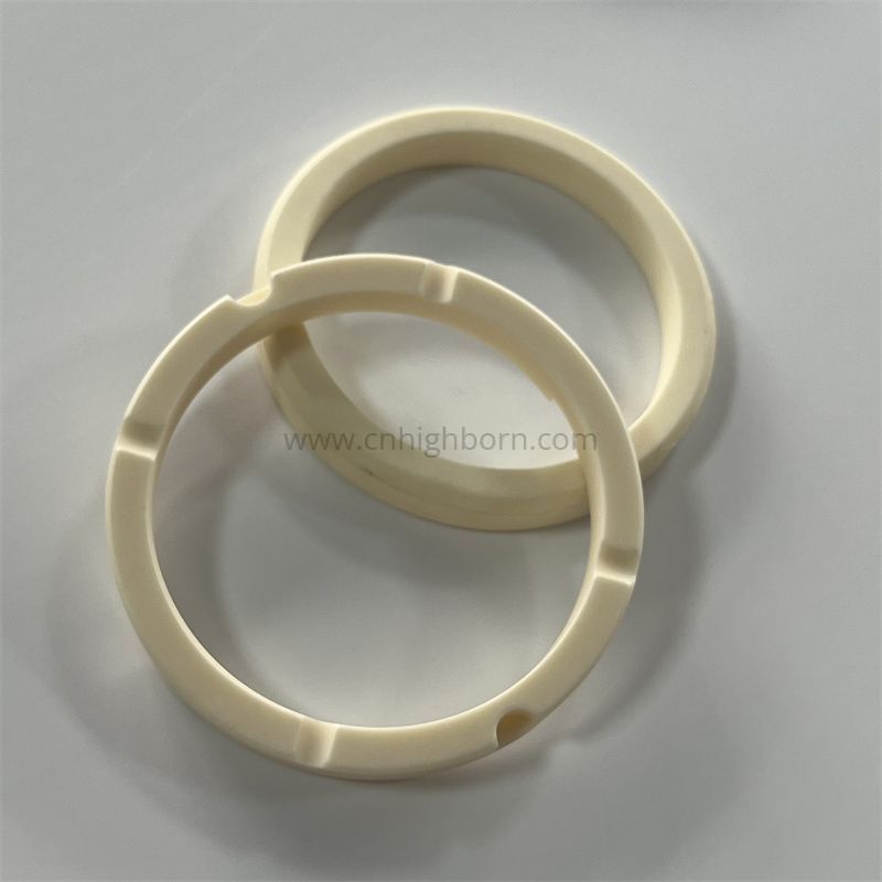 anello in ceramica