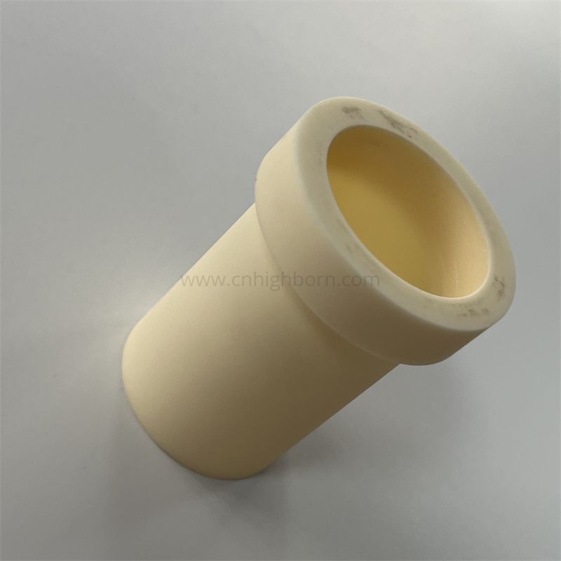 Crogiolo in ceramica di allumina al 99% con parte Al2O3 personalizzata con flangia 