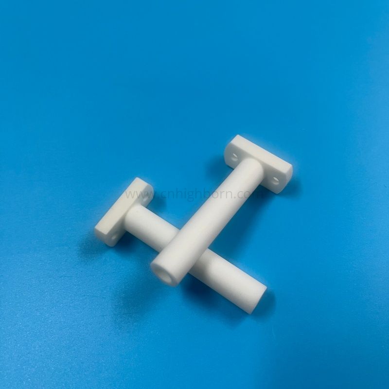 Isolante a tubo cavo in ceramica T allumina Al2O3 al 95%.